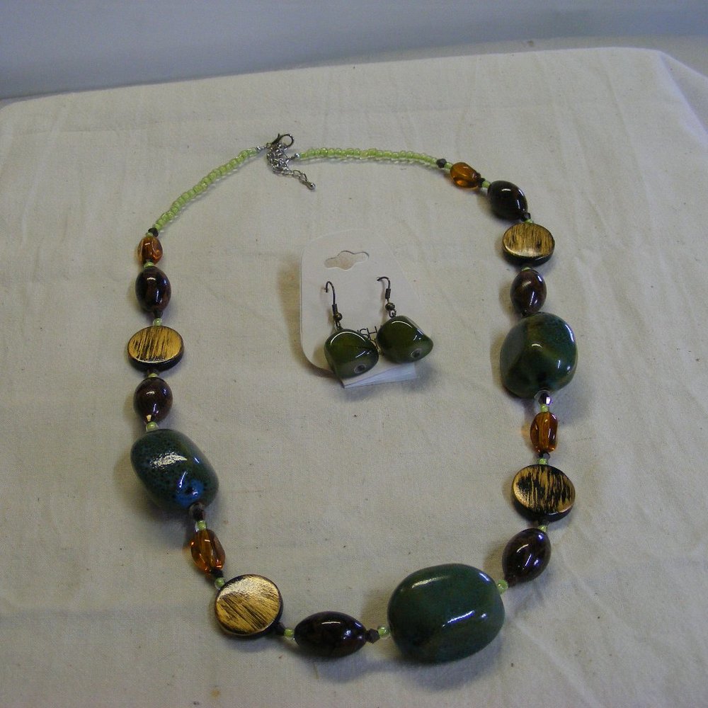 Turquoise colored Ceramic Bead Necklace with stone earrings